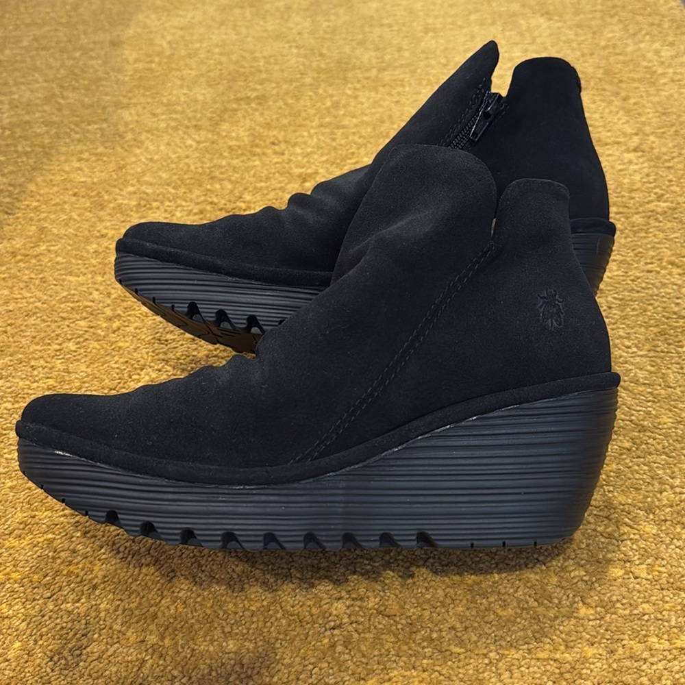 NEW Fly London Black Suede Ankle Wedge Boots - Size UK 41 / US 10
